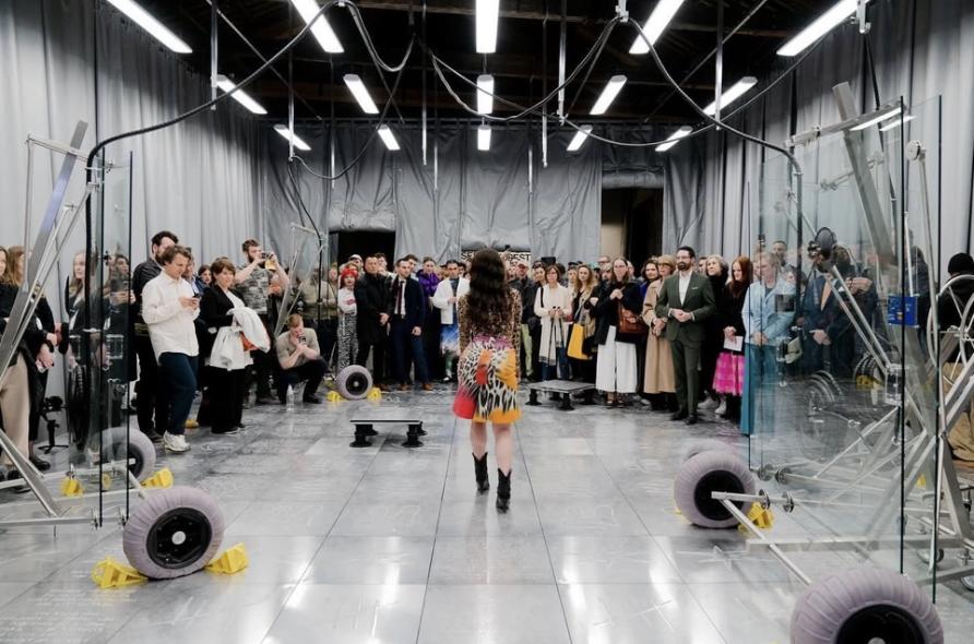 Selin Davasse, Biting, curated by Joel Valabrega as part of "Comparative Dialogue Act" by Andrea Mancini and Every Island, Luxembourg Pavilion, Venice Biennale, 2024. Photo: Riccardo Banfi. 