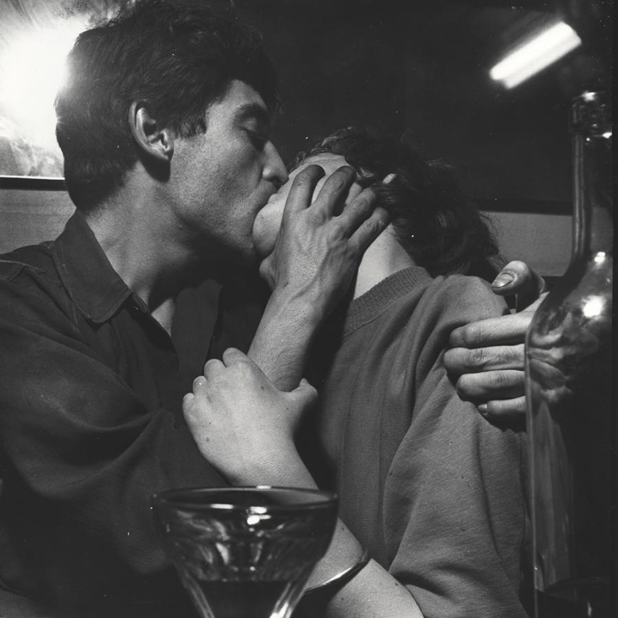 Ed van der Elsken, Parijs, Pierre et Paulette, 1955, Nederlands Fotomuseum ©Ed van der Elsken, Courtesy Galerie Kicken Berlin