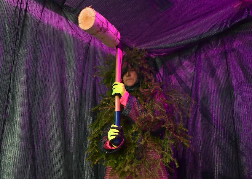 I was told I chop wood like a ballet dancer, Third Space, Helsinki, 2017. Photo: Jenni Gästgivar I was told I chop wood like a ballet dancer, Third Space, Helsinki, 2017. Photo: Jenni Gästgivar