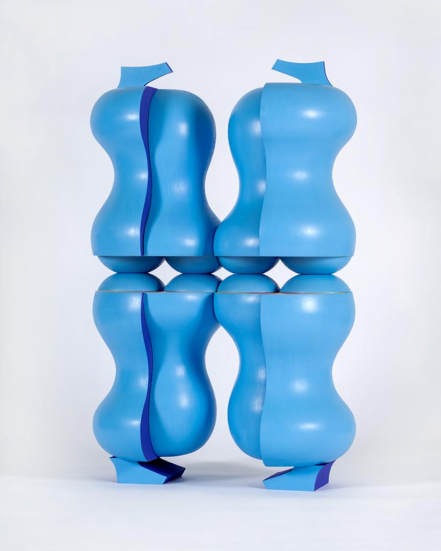 M. Behrmann, Ohne Titel (Raut), 2021 Wood, colour laquer 110 x 72 x 40 cm