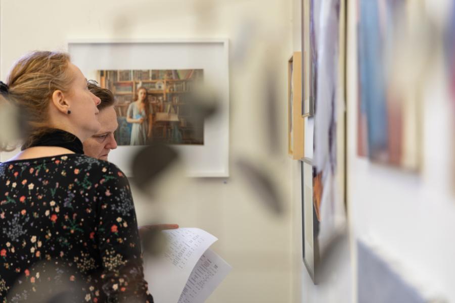 artspring spots 2019, Ausstellung in der Januzsz-Korzcak-Bibliothek, © André Wunstorf artspring spots 2019, Ausstellung in der Januzsz-Korzcak-Bibliothek, © André Wunstorf