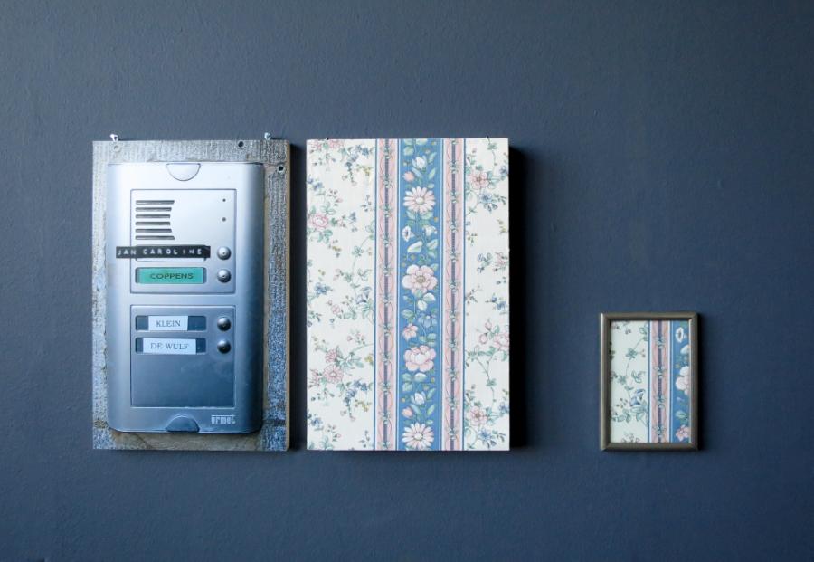 © Liesbeth van Woerden, Triptych "Isolation" (Klein), 2017, mixed media (photos on MDF, wallpaper on styrofoam, photo frame), 30 x 50 cm © Liesbeth van Woerden, Triptych "Isolation" (Klein), 2017, mixed media (photos on MDF, wallpaper on styrofoam, photo frame), 30 x 50 cm
