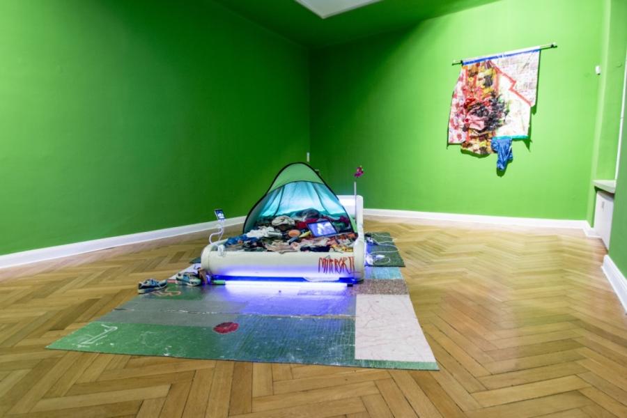 I am Hungry: Take my memories away, take my love: it´s free / Finissage & Performance: Cibelle Cavalli Bastos I am Hungry: Take my memories away, take my love: it´s free / Finissage & Performance: Cibelle Cavalli Bastos