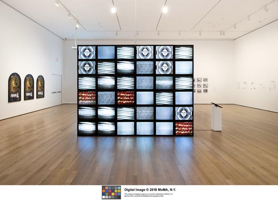 Adrian Piper, Mauer, 2010.