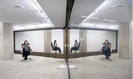  Selin Davasse, Corpus Iuris Artis: I. The Deposition, curated by soft power at Mouches Volantes, Cologne, 2025. Photo: Dirk Rose.