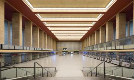 Haupthalle Blick Flughafenrestaurant3, ©THF (Medium) Courtesy Tempelhof Projekt GmbH, photo Claudius Pflug