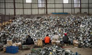 Kai Löffelbein, E-waste mountain I China, Archival giclée print, 80 x 120 cm, 2013
